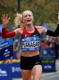 Shalane Flanaganová vyhrála nedělní newyorský maraton a stala se po čtyřiceti letech první americkou vítězkou tohoto závodu.