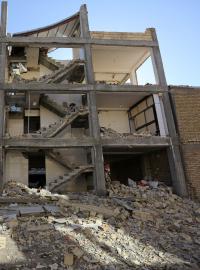 Dům ve městě Sarpol-e Zahab na západě Íránu, který poničilo silné zemětřesení
