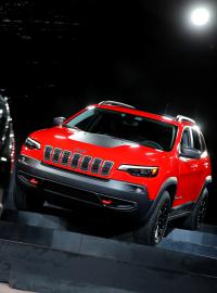 Jeep Cherokee pro rok 2019 na přehlídce aut v Detroitu.