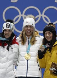 Ester Ledecká se zlatou medailí