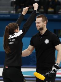 Curler Alexandr Krušelnickij s manželkou Anastasií Bryzgalovovou