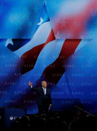 Benjamin Netanjahu na konferenci organizace AIPAC v roce 2018