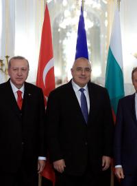 Zleva turecký prezident Recep Tayyip Erdogan, bulharský premiér Bojko Borisov, předseda Evropské rady Donald Tusk a předseda Evropské komise Jean-Claude Juncker na setkání v Bulharsku