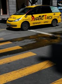 Vůz taxislužby Yandex v Jerevanu