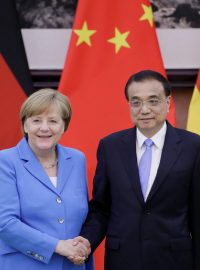 Německé kancléřka Angela Merkelová při setkání s čínským premiérem Li Kche-čchiangem v Pekingu