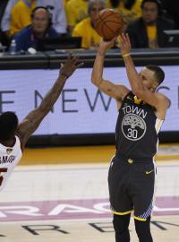 Stephen Curry táhl Golden State za druhou výhrou
