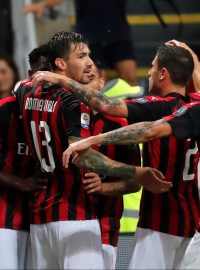 Hráči AC Milán se radují z gólu (ilustrační foto ze srpna roku 2018)