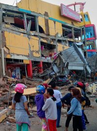 Zemětřesení zasáhlo ve městě Palu i obchodní středisko