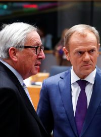 Lídři EU na summitu v Bruselu zleva: šéf Evropské komise Jean-Claude Juncker, šéf Evropské rady Donald Tusk a rakouský kancléř Sebastian Kurz