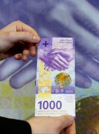 Švýcarská centrální banka představila novou verzi bankovky v nominální hodnotě 1000 švýcarských franků