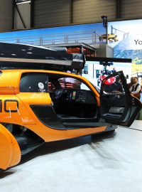 Létající auto PAL-V Flying Car na 89. ženevském autosalonu.