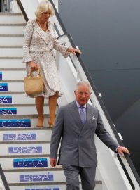 Britský princ Charles s manželkou Camillou zahájili v neděli návštěvu Kuby.