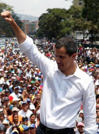 Juan Guaidó během středeční demonstrace v Caracasu