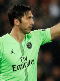 Italský fotbalový brankář Gianluigi Buffon v dresu PSG