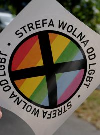 Nálepka propagující „zóny bez LGBT“