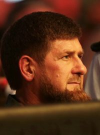 Ramzan Kadyrov při sledování galavečera UFC v Abú Zabí