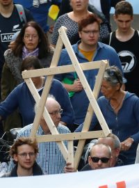 Demonstrace proti antisemitismu v Berlíně