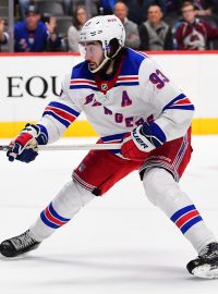 Pavel Francouz pomohl 30 zásahy k výhře Colorada nad New York Rangers.