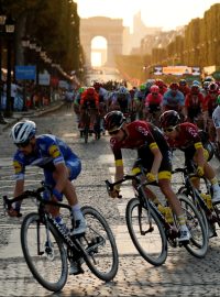 Na letošní Tour de France nepojede kvůli koronaviru tolik českých cestovních kanceláří, než kolik jich jezdívalo v minulých letech