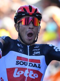 Caleb Ewan slaví etapové vítězství na Tour de France.