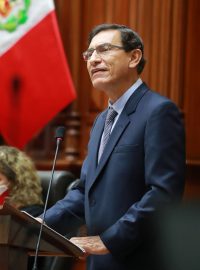 Peruánský parlament v úterý odvolal z funkce prezidenta Martína Vizcarru, který čelí obvinění z korupce