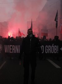 Polská krajní pravice slaví v centru Varšavy výročí nezávislosti