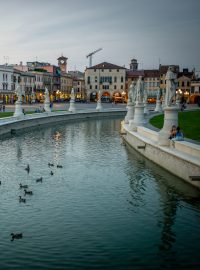 Náměstí Prato della Valle v italské Padově