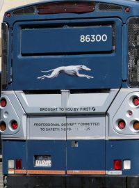 Společnost FlixMobility, která je mateřským podnikem německého FlixBusu, koupila amerického autobusového dopravce Greyhound (na snímku)