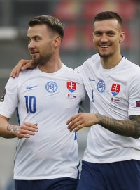 Slovenští fotbaloví reprezentanti Albert Rusnák a Lukáš Haraslín