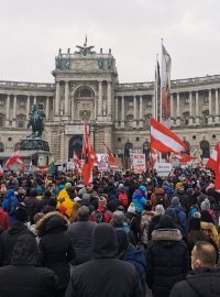 Protest nazvaný „Megademonstrace za svobodu a proti chaosu a nátlaku“