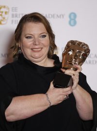 Joanna Scanlanová přebrala cenu za nejlepšího herečku za roli vdovy ve snímku Epilog lásky.