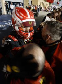 Monačan Charles Leclerc slaví triumf na úvodní Velké ceně formule 1