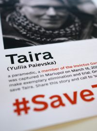 Rusové propustili ukrajinskou zdravotnici Juliju Pajevskou, která natáčela dění v obléhaném Mariupolu