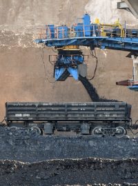 Nakládka uhlí v ruském Borodinu poblíž Krasnojarsku
