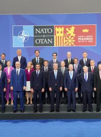 Představitelé členských zemí NATO na summitu v Madridu