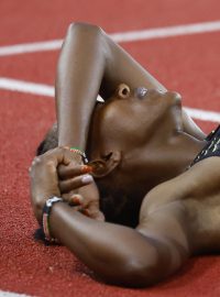 Keňská běžkyně Faith Kipyegonová slaví vítězství na dráze 1500 metrů v Diamantové lize