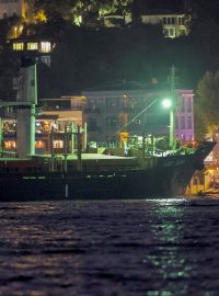 Nákladní loď Lady Zehma přechodně zablokovala průliv Bospor