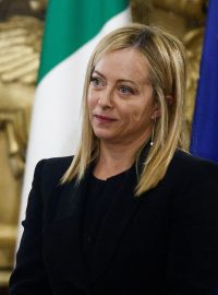 V Římě složila do rulou prezidenta Sergia Mattarelly přísahu šéfka postfašistické strany Bratři Itálie Giorgia Meloniová