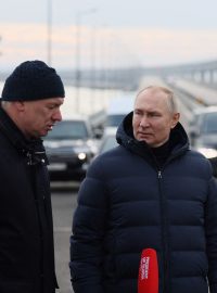 Vladimir Putin při kontrole Kerčského mostu