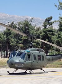 Libanonští vojáci hledají způsob, jak si vydělat. Za příspěvek nabízejí třeba svezení vojenským vrtulníkem