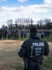 Policie do Lützerathu nikoho nepouští, osadu je možné jen opustit