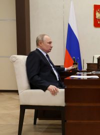 Ruský prezident Vladimir Putin s gubernátorem Belgorodské oblasti Vjačeslavem Gladkovem