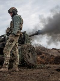 Vojáci ukrajinské armády v bojové linii poblíž ukrajinského Bachmutu