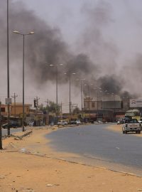 Dým nad Chartúmem, hlavním městem Súdánu
