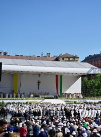 Papež František sloužil mši v Budapešťi