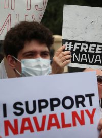 Aktivisté pořádají shromáždění na podporu vězněného ruského opozičního politika
