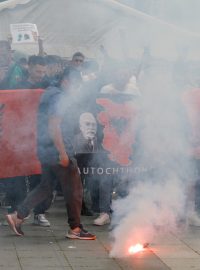 Protesty na severu Kosova, kde žije silná srbská menšina, vypukly v souvislosti s nástupem do úřadů čtyř starostů, etnických Albánců