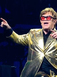 Elton John na koncertu v Glastonbury