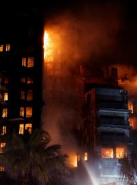 Požár v bytovém domě ve španělské Valencii