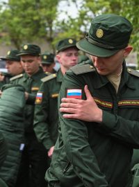 Ukrajinský údaj nerozlišuje mezi mrtvými, zraněnými či pohřešovanými vojáky